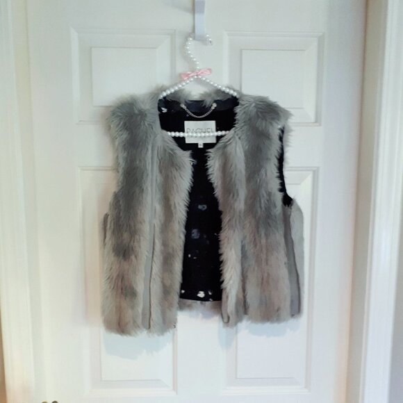 EUC RACHEL Rachel Roy grey faux fur short vest, Size L - Picture 4 of 5